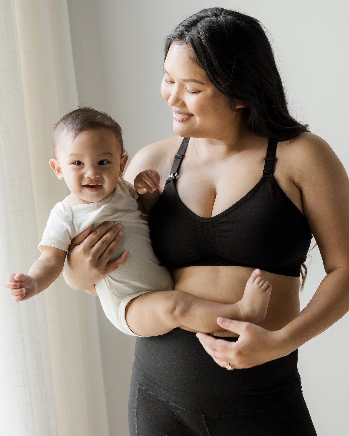 Sublime® Hands-Free Pumping & Nursing Sports Bra | Black